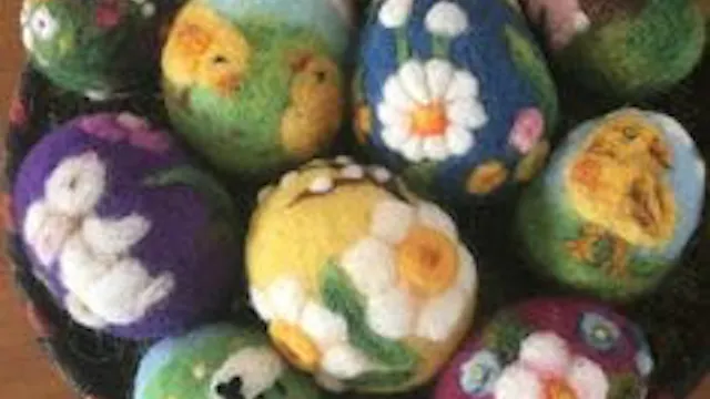 Naaldvilten - kleurrijke paaseitjes