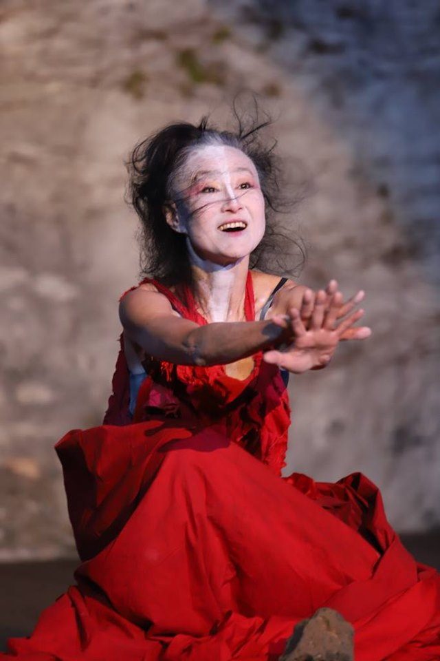 Body Resonance - based on Butoh and Organic Movement. We make a white canvas of our body to paint new color on it. Yumiko Yoshioka has developed a personal style of bodywork called Body Resonance.