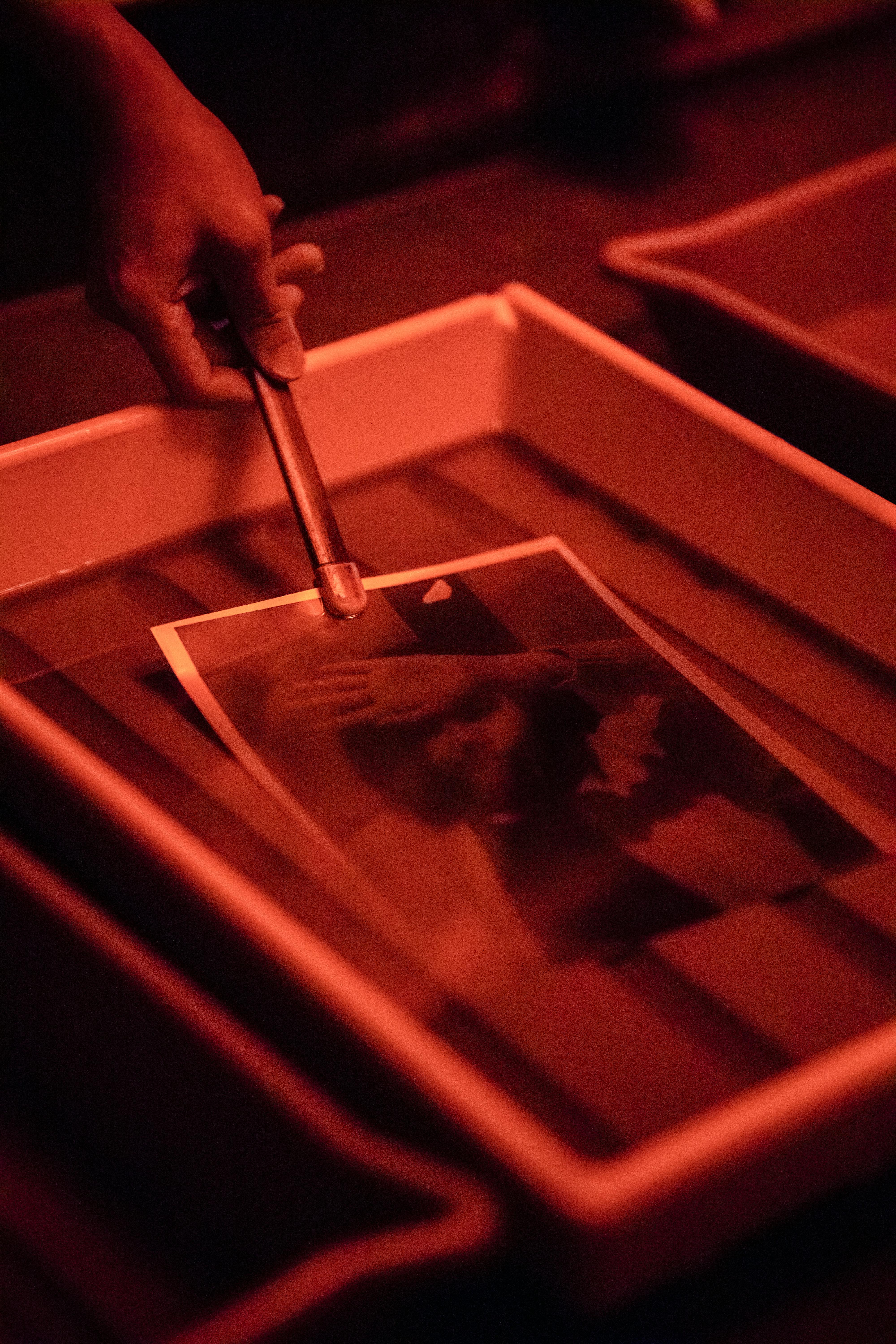 250425 Fotografie analoge donkere kamer doka 1.jpg