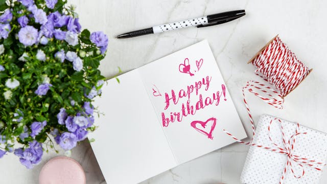 Jarigen van de maand-pexels-george-dolgikh-2072181