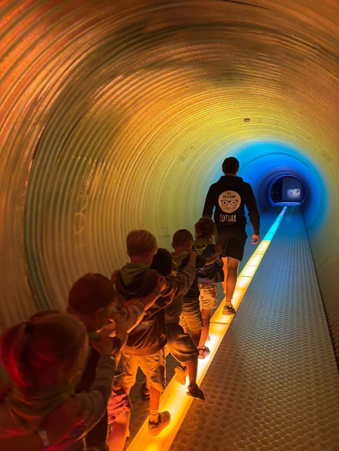 BANANAAA! DEZE WEEK DUIKEN WE IN DE GEKKE WERELD VAN DE MINIONS. SAMEN LACHEN, SPELEN EN GEK DOEN ZOALS ALLEEN MINIONS DAT KUNNEN. WE GAAN OP MINION-MISSIE, SPELEN GRAPPIGE SPELLETJES EN BELEVEN DOLLE AVONTUREN. MISSCHIEN VERZINNEN WE ZELFS EEN EIGEN MINION-TAALTJE. 
