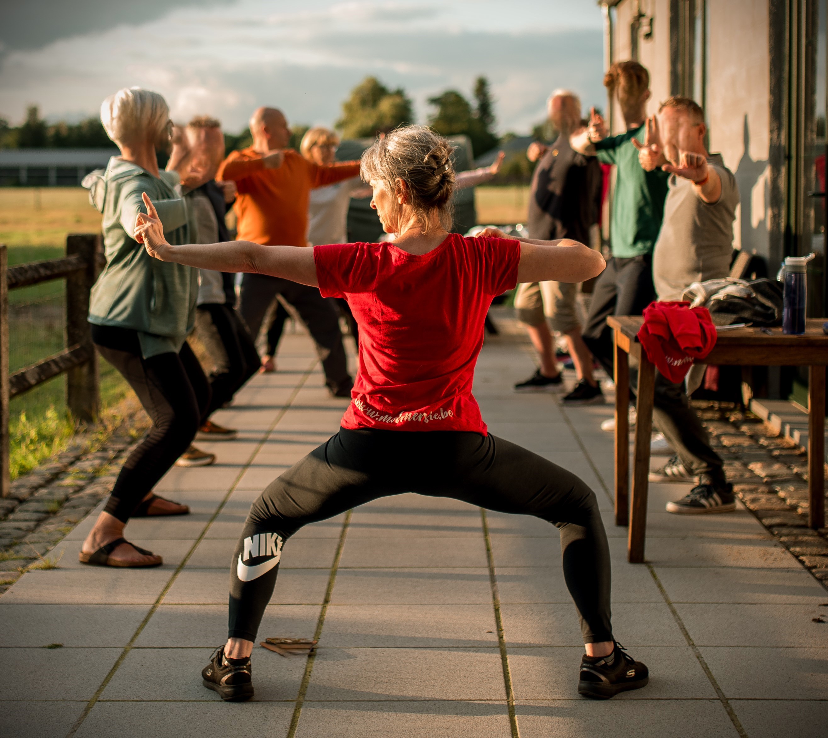 eenvoudige bewegingen, bewuste ademhaling, zuivere intenties