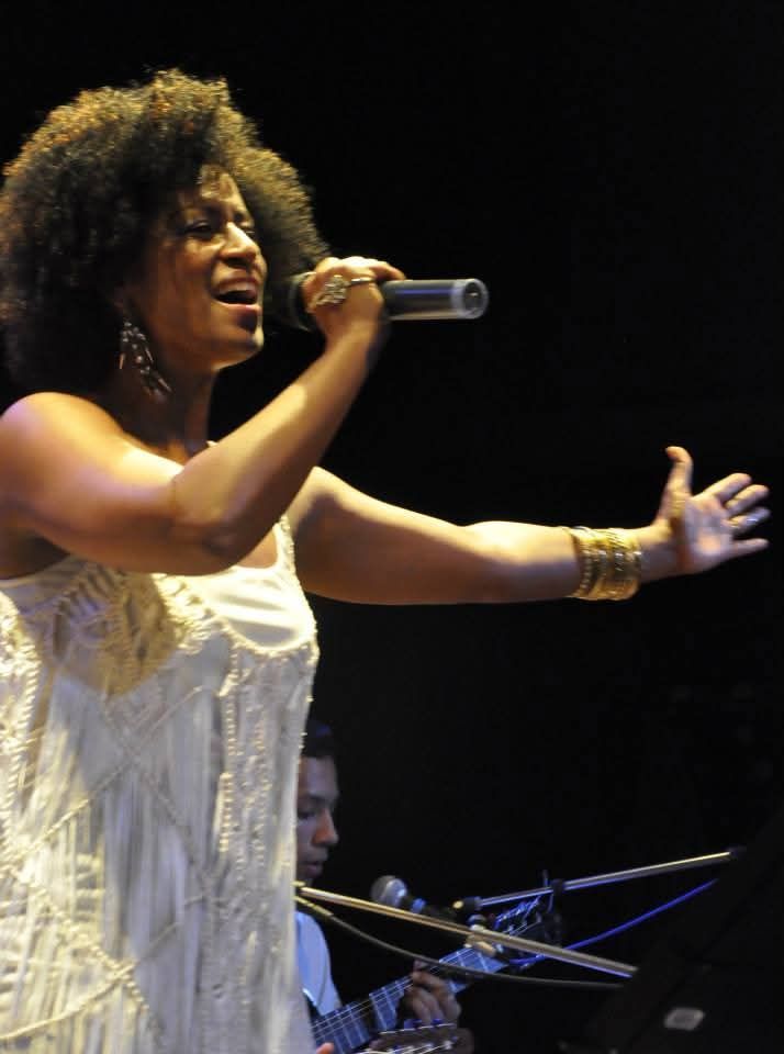 Simone Lima pictures