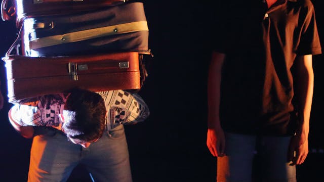 Pleegzorg Provincie Antwerpen vzw en theaterhuis HetGevolg slaan de handen in elkaar voor een beklijvend portret waarbij jongeren via de kunsten hun verhaal vertellen.
