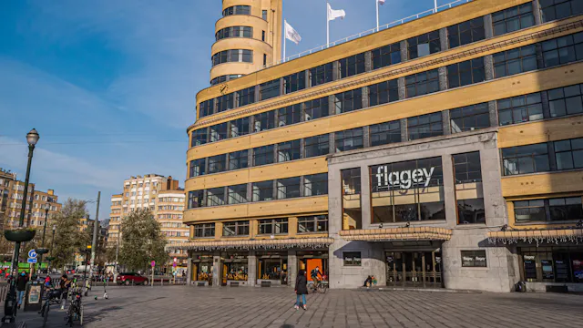 Pakketboot en geluidsfabriek: het Flageygebouw – groep 2