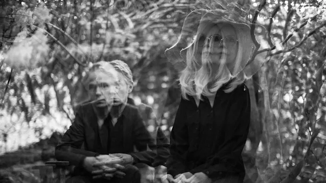 Twee iconen uit de Amerikaanse indie en alternatieve scène, Tanya Donelly en Chris Brokaw, slaan de brug tussen renaissance en hedendaagse songwriting.