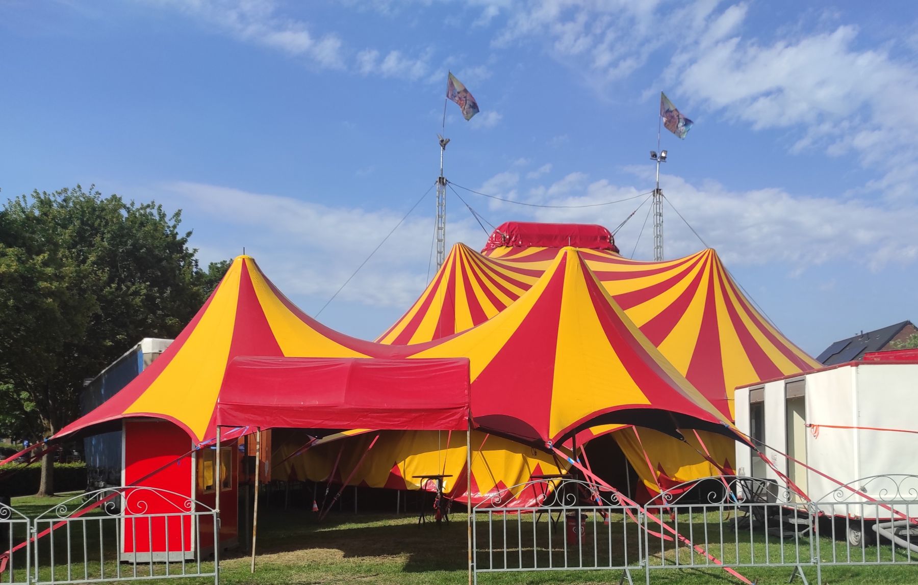 Circus Tetam, "Het circus met vermaak voor iedereen"