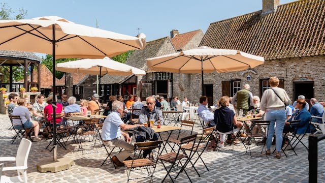 Zicht op ons gezellig terras