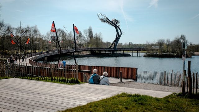 One World brug in De Schorre