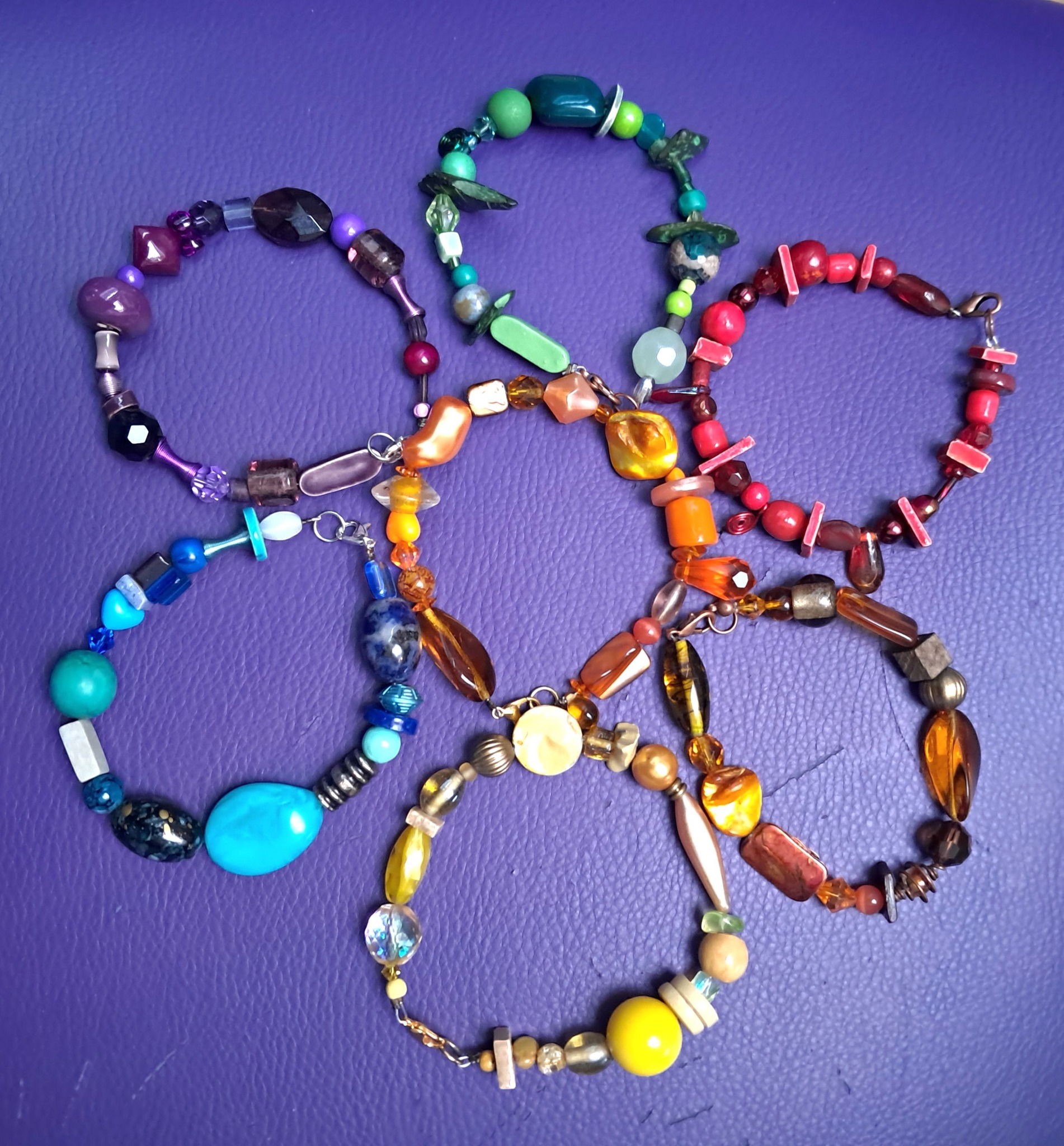 Verzameling armbanden