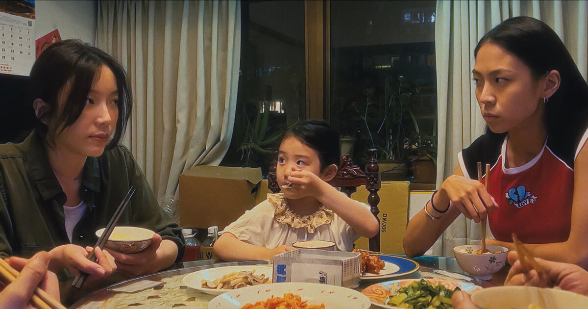 Left-handed Girl (Shih-Ching Tsou)