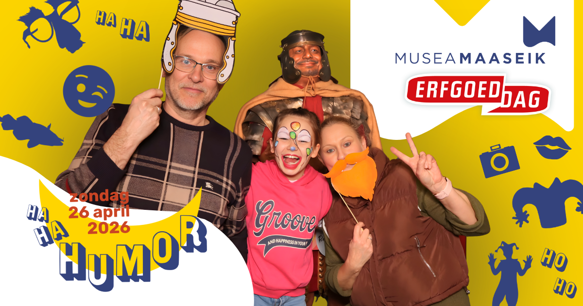 Bezoekers nemen een komische selfie met de Romein in het museum