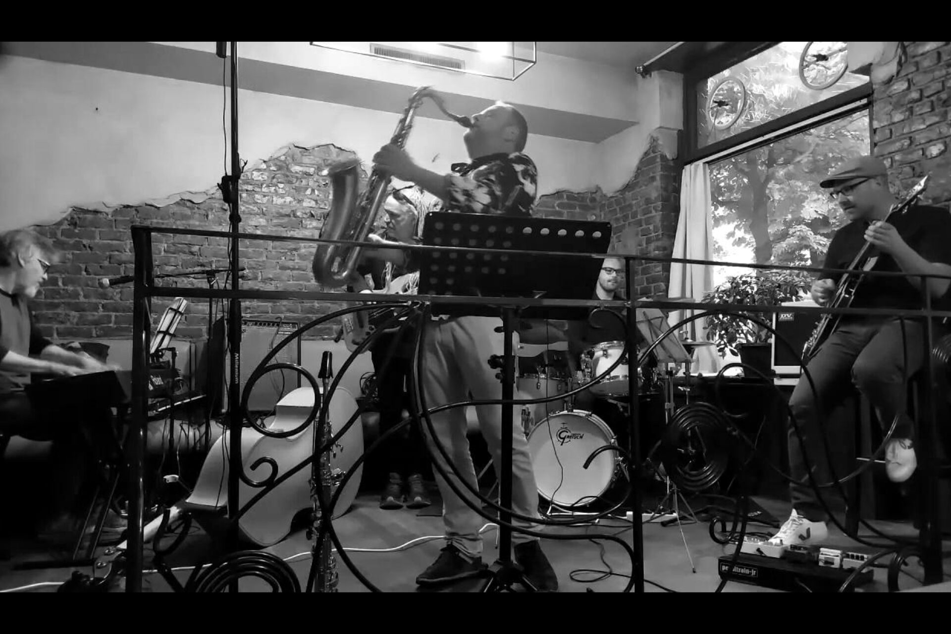 FRESH AND ORIGINAL JAZZ