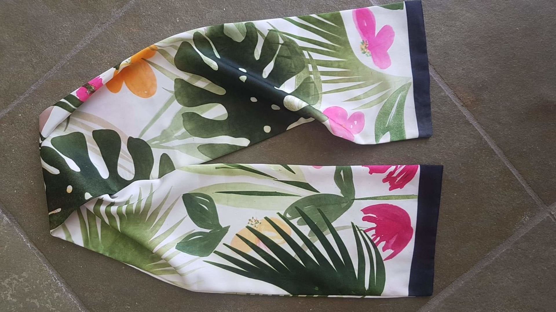 Kleurrijke composities op textiel - Wanda Sawicka