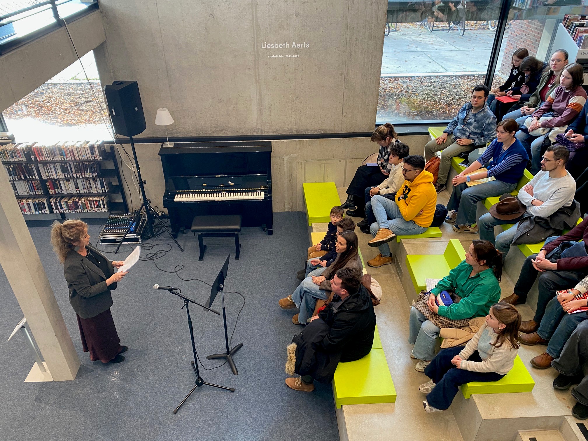 Muziek & Woord tussen de rekken