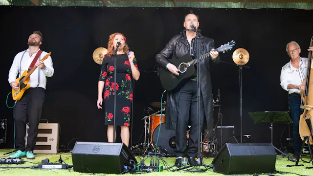 THE MAN IN BLACK in concert