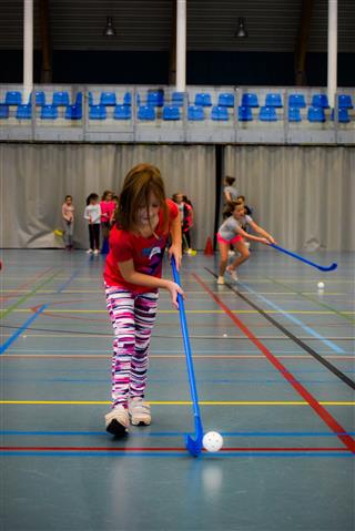 KIND DAT HOCKEY SPEELT