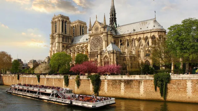 NOTRE DAME te Parijs