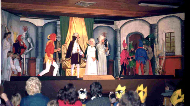 "Drie Koningen en een Klucht" In het kader van het thema "Lachen in Opgrimbie"