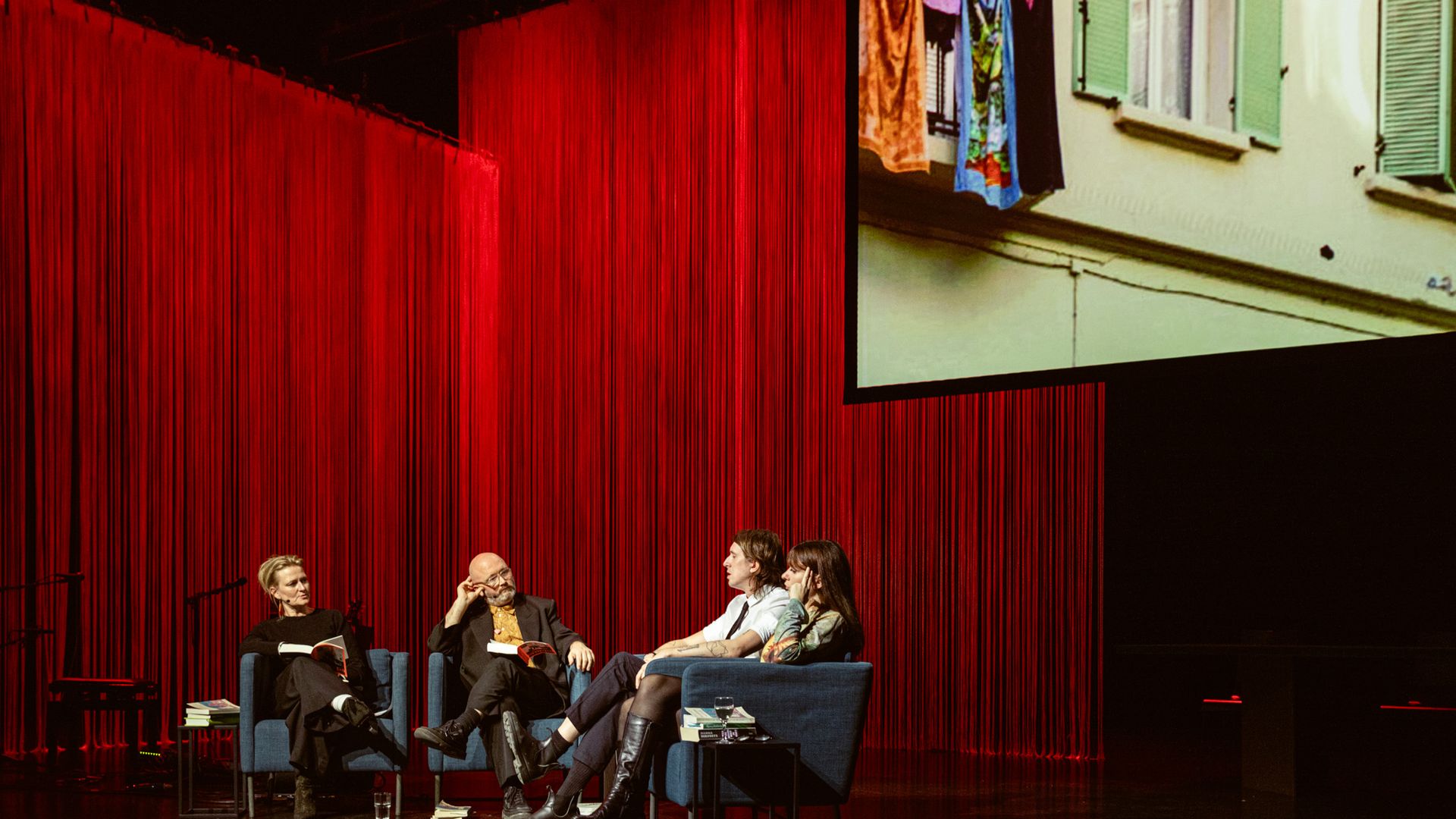 UITGELEZEN - met Ruth Joos, Melissa Giardina, Charlotte Remarque & Arno Van Vlierberghe
