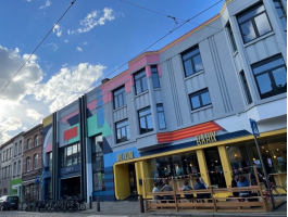 Cinema Rix & Buurtbar Barix Straatbeeld