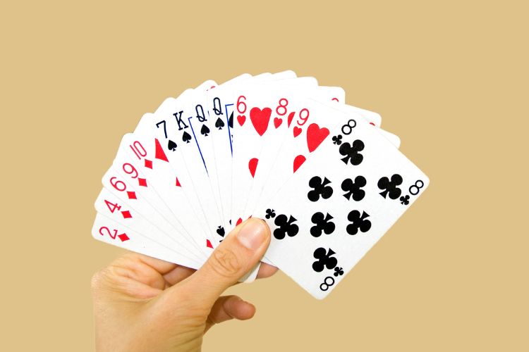 Kaartnamiddag en rummikuben.