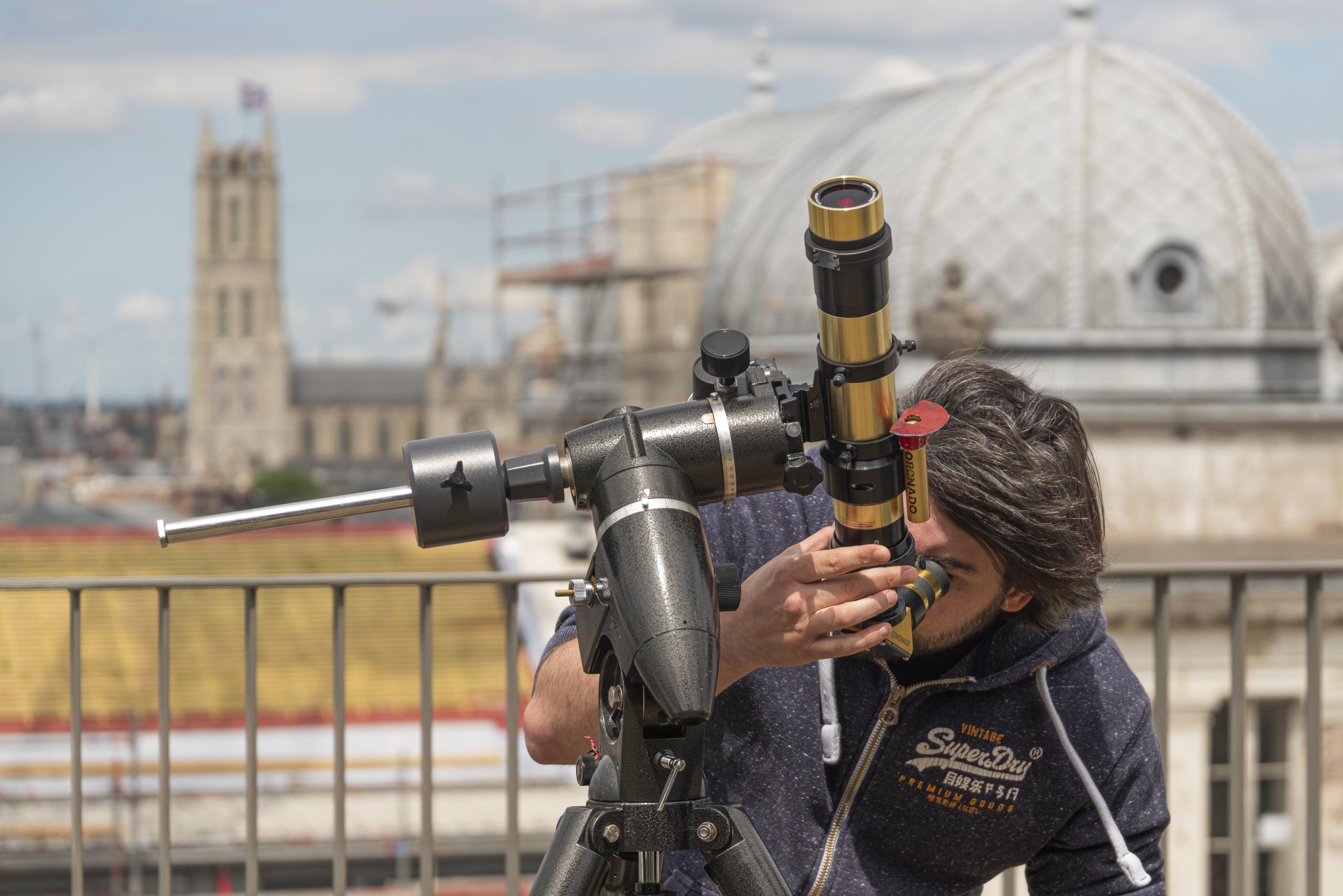 Zonkijken met aangepaste telescoop: het kan op erfgoeddag!