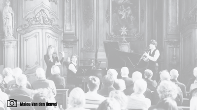 Muzikanten in kapel (zw)