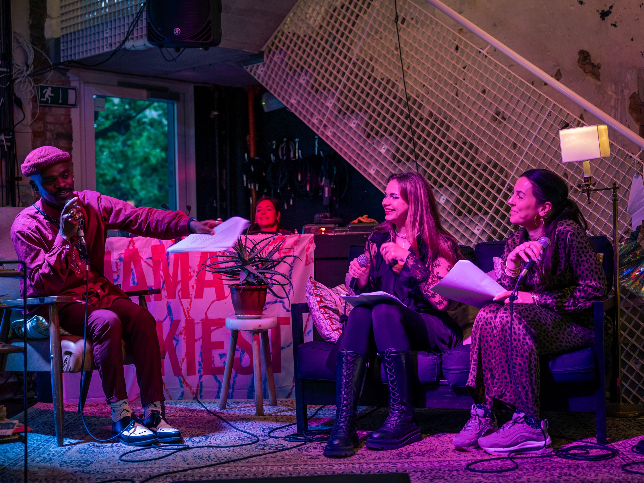 Baazi Baazi met Stadscanvas