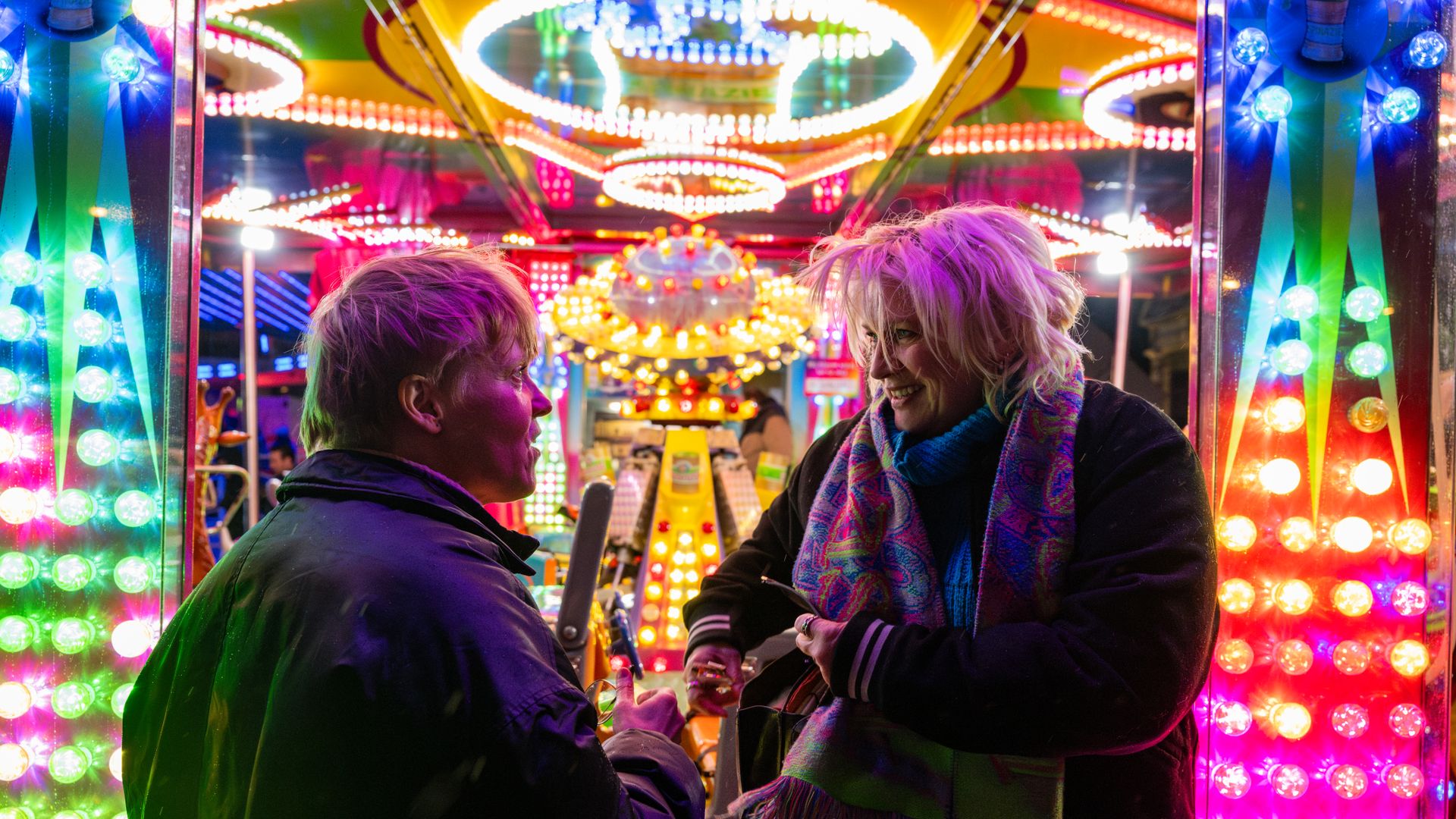 Worldwide International Global Idiodrama - hetpaleis, LOD muziektheater en Theater Artemi