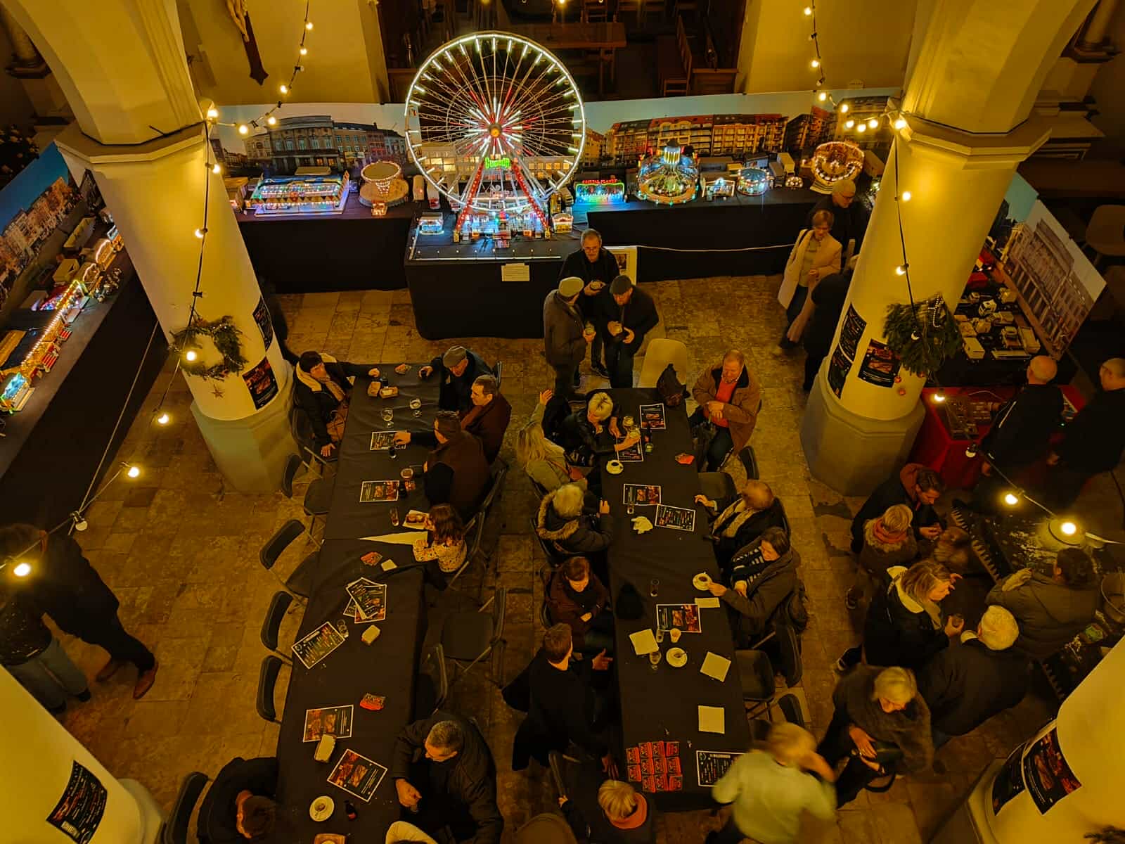 35 dynamische kermis attracties op schaal 1/25