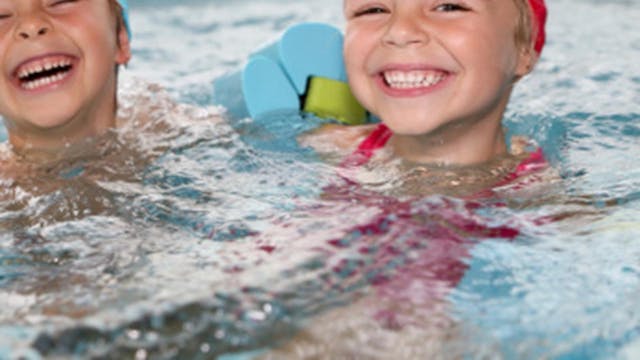 Testles zwemmen 17 uur