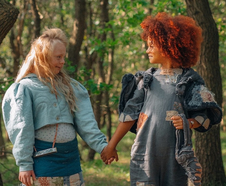 OLIFANJTE IN HET BOS