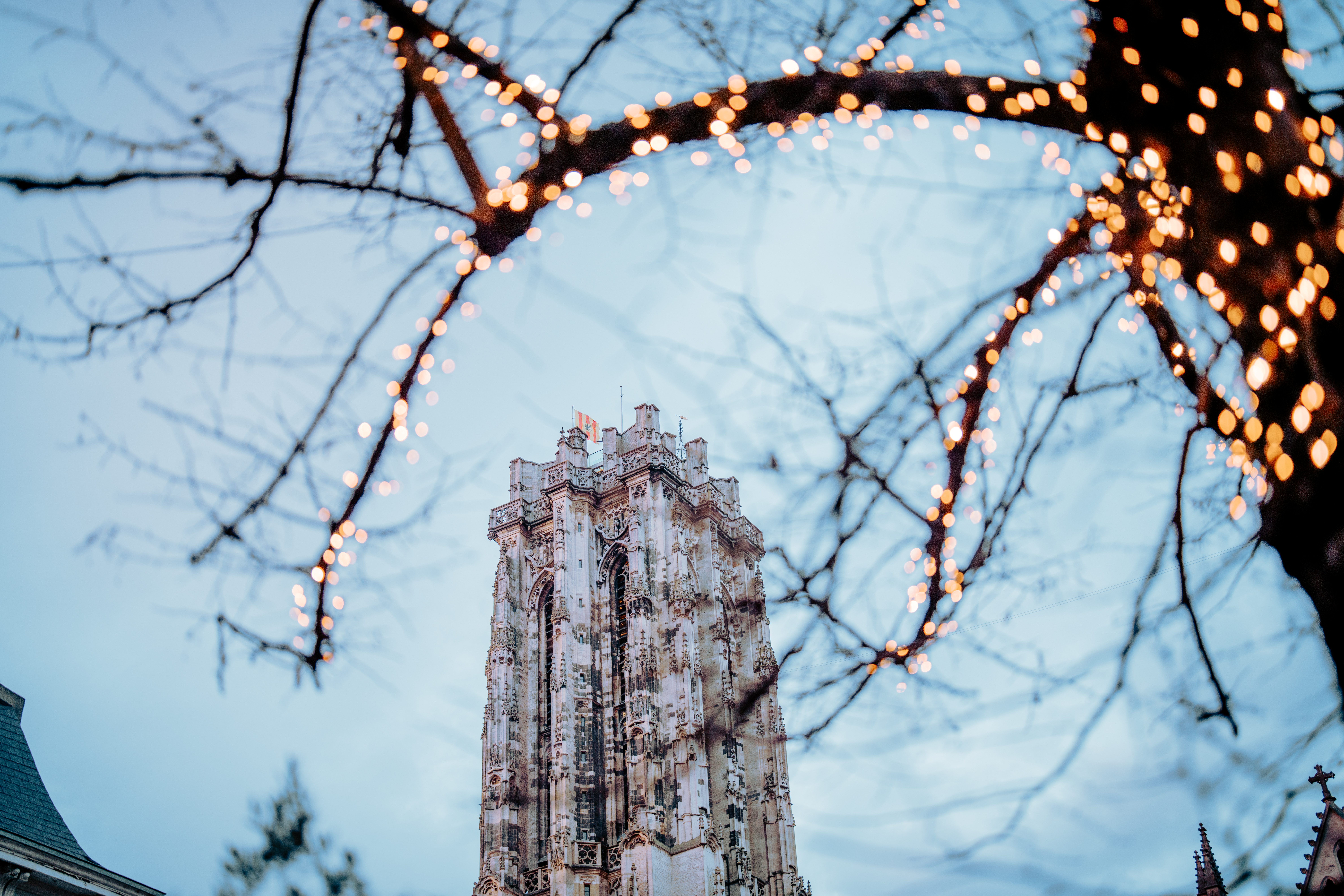 Sint-Romboutstoren in wintersfeer