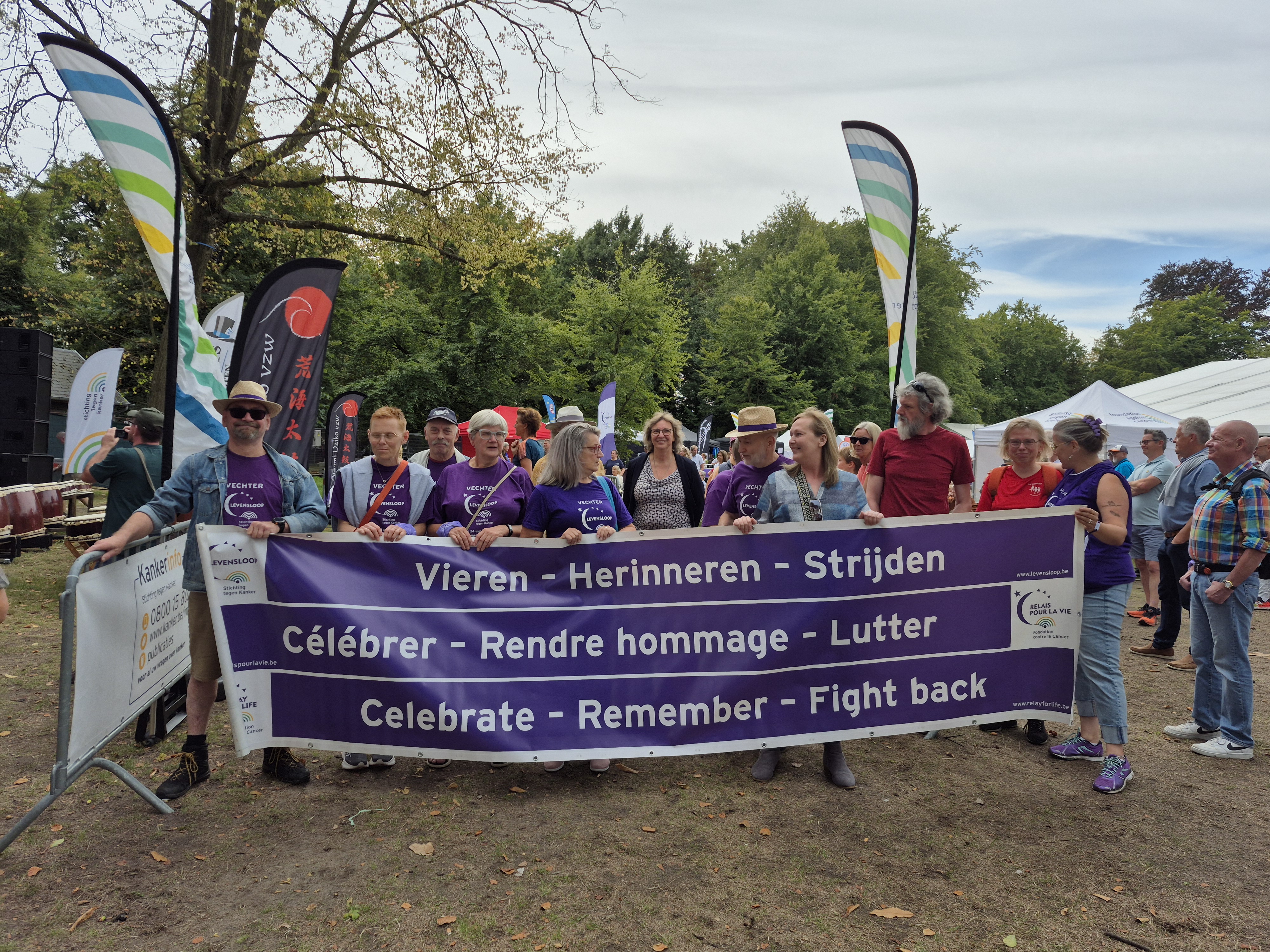 Samen met de vechters, onze VIPs tijdens het weekend, starten we de Levensloop