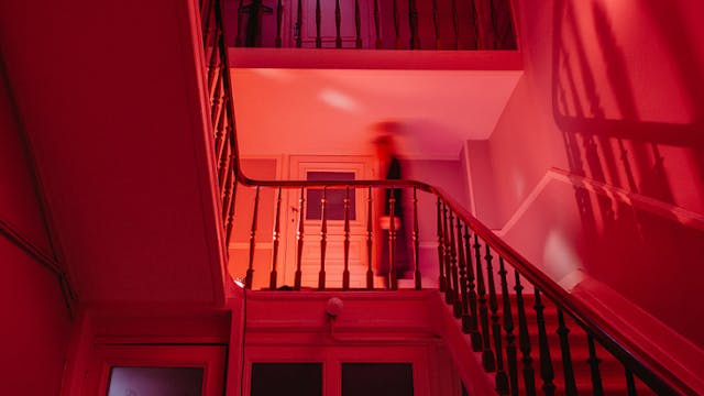 Achter gesloten deuren