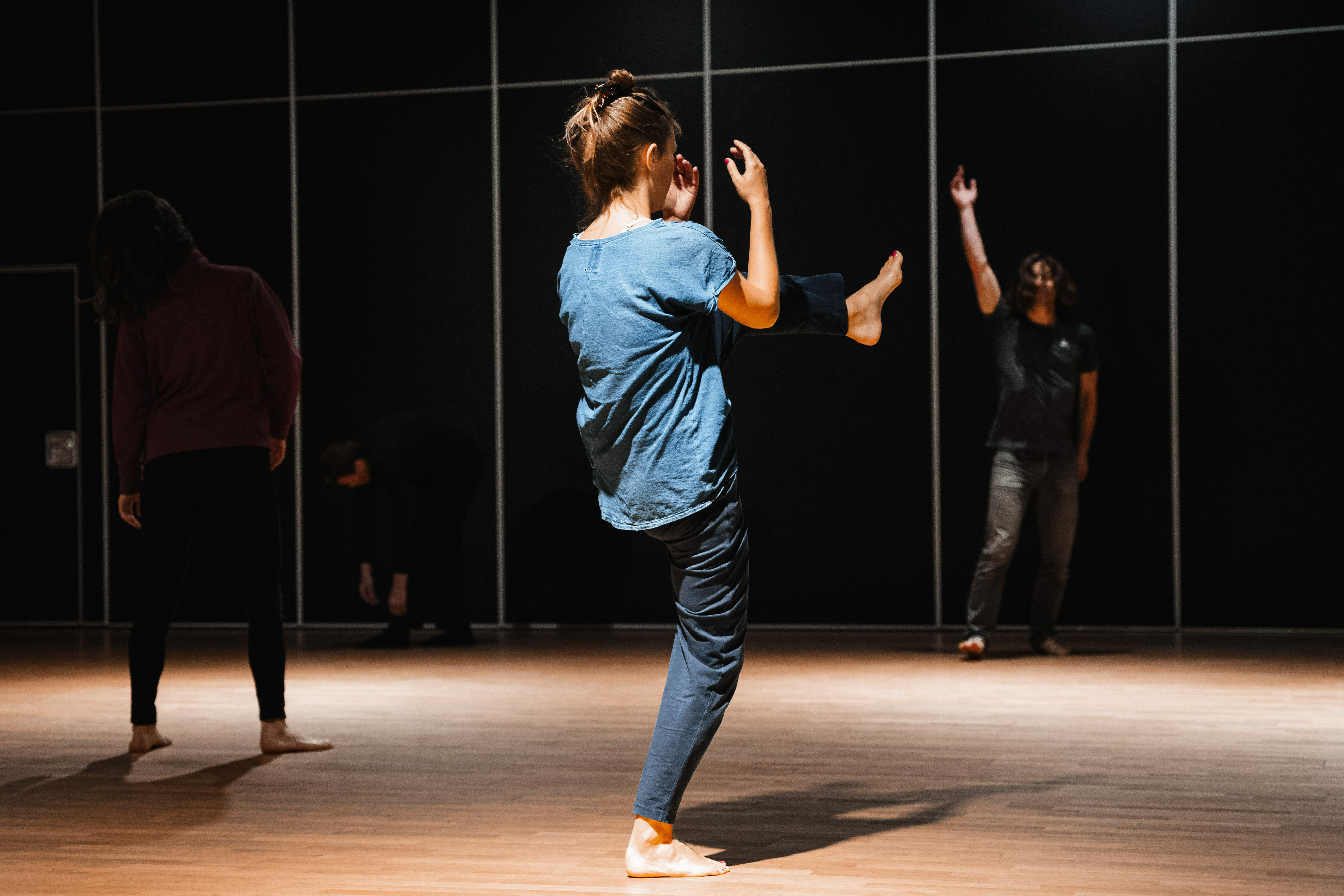 Bodywork into movement: conne-x-ions