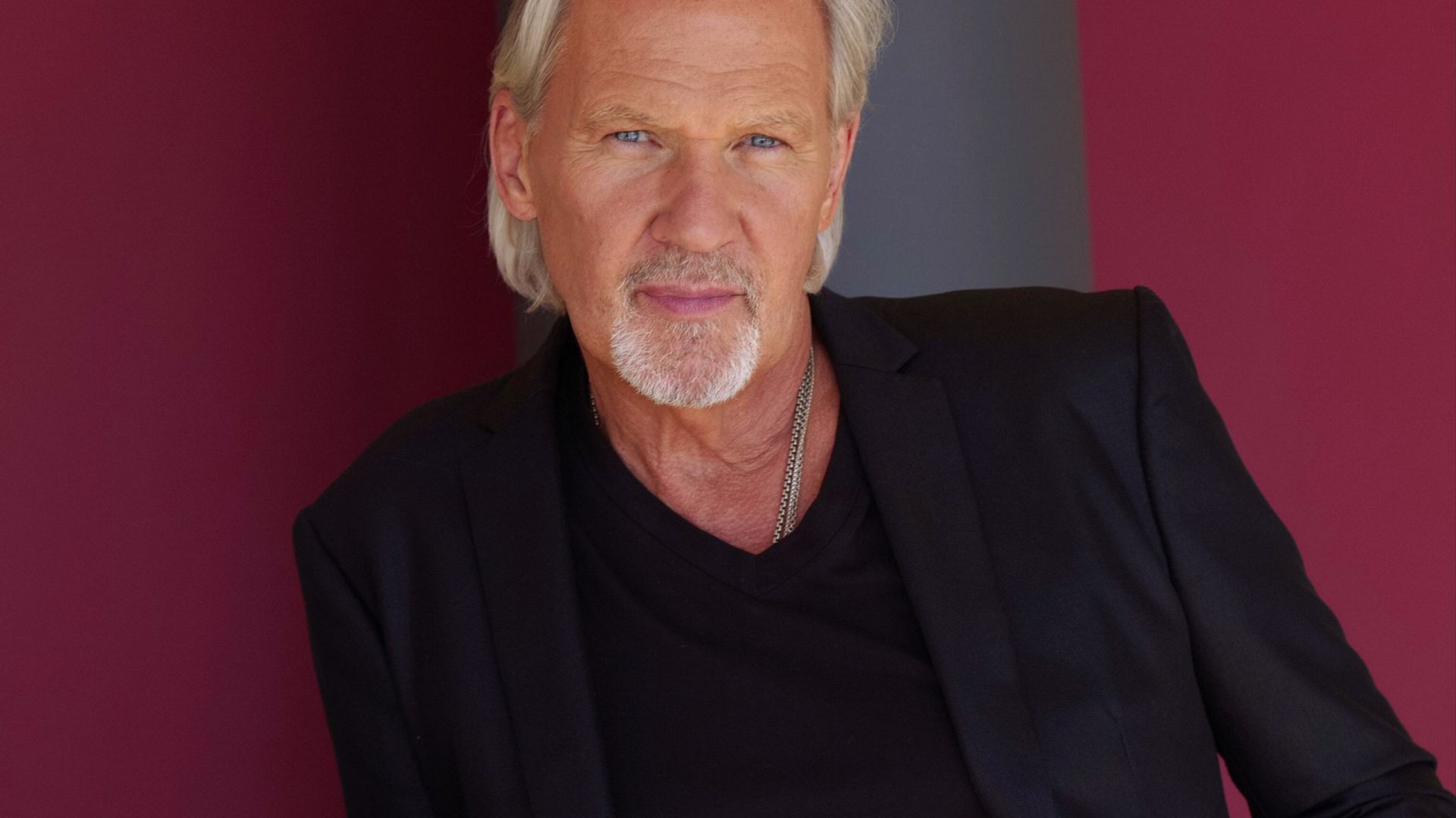 Johnny Logan & New Bis Band - Johnny Logan