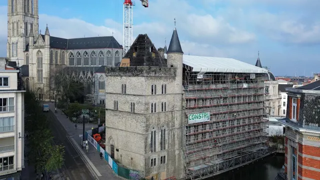 Zicht op het Duivelsteen tijdens de restauratie