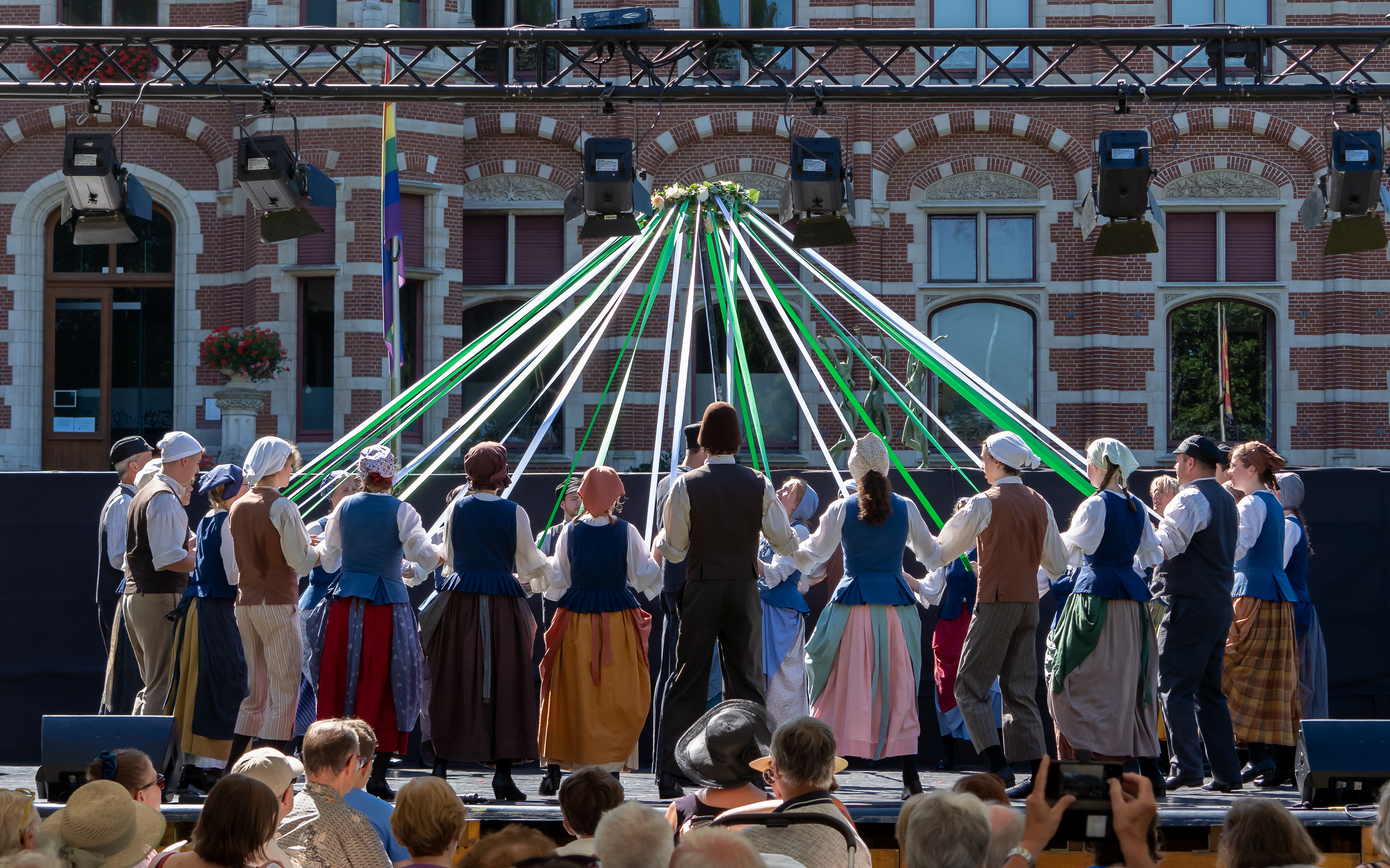 Optreden Die Spelewei op het Internationaal Folklorefestival Westerlo