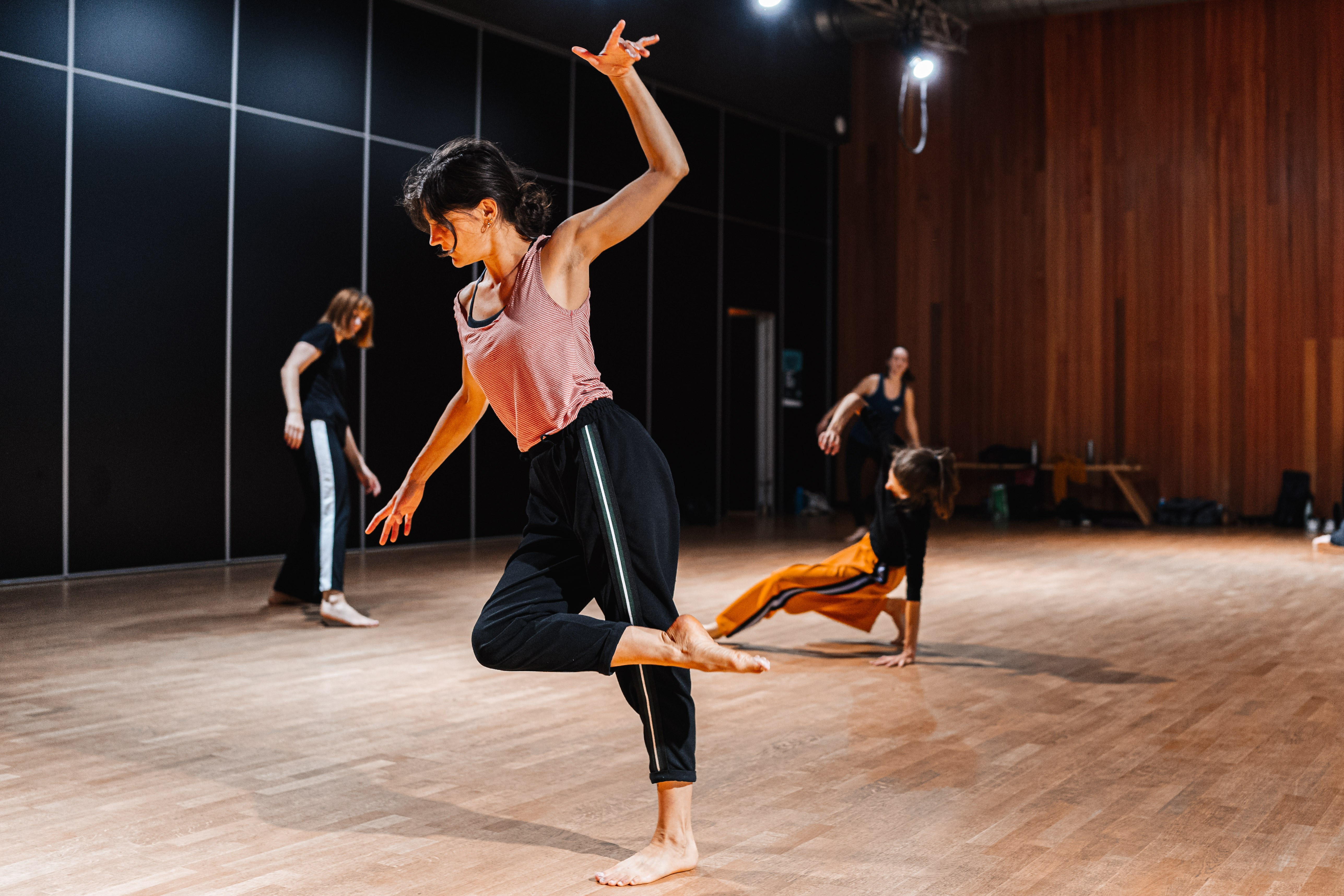 Contemporary dance: flow & form | April