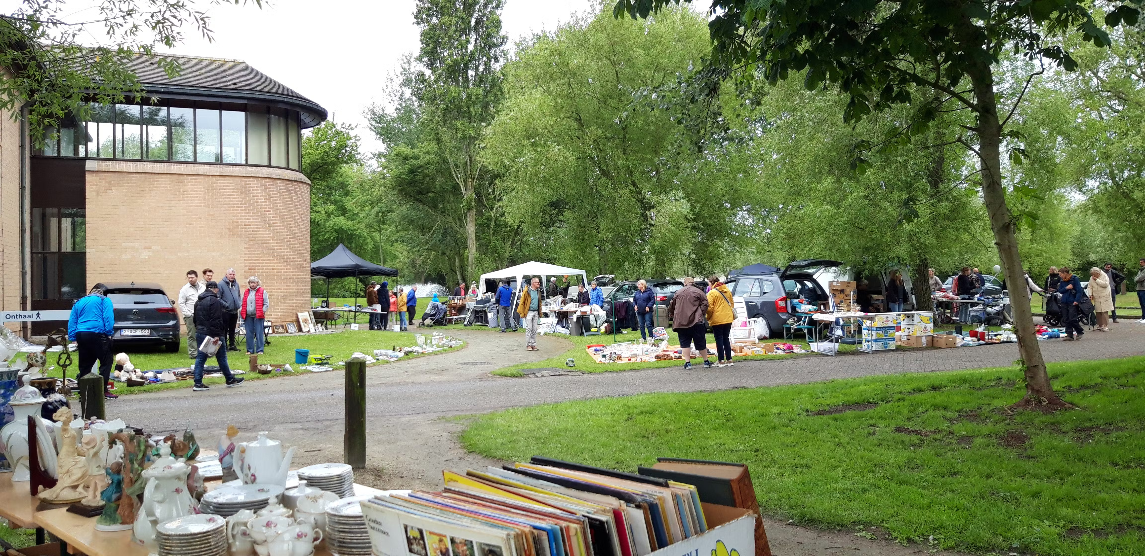 Foto rommelmarkt Ter Duinen