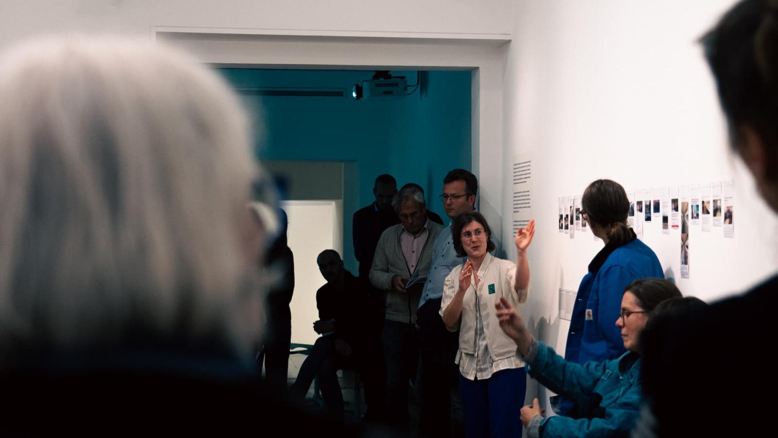 Rondleiding van de OUEST tentoonstelling (in het Engels)