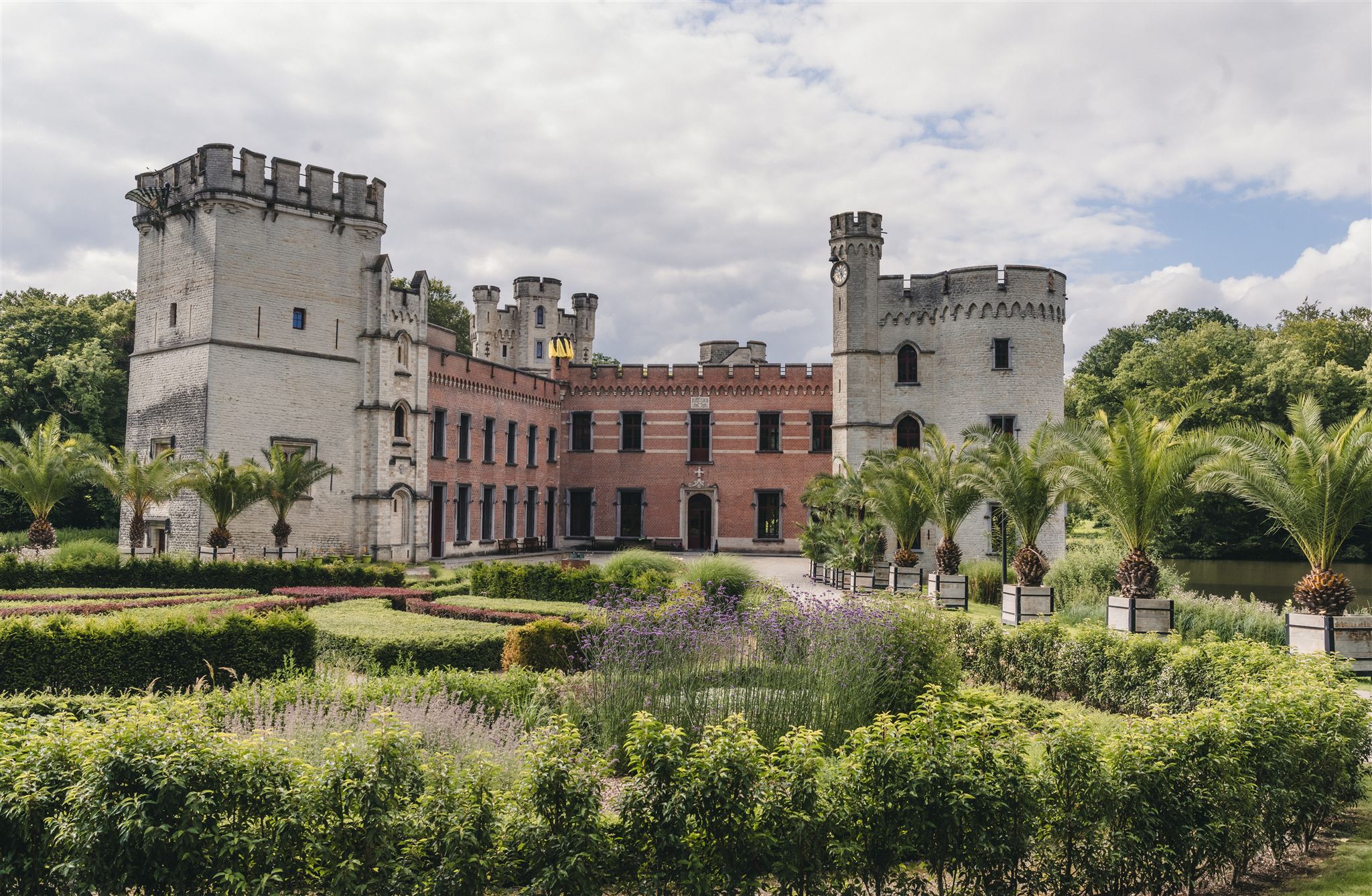 Kasteel van Bouchout in Plantentuin Meise