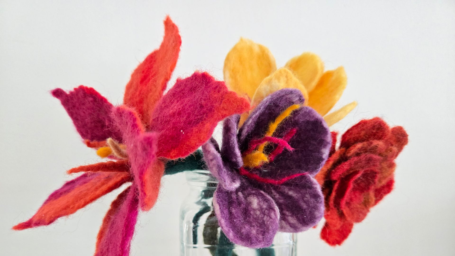 Bloemen uit vilt (volzet) - Simonne Dockx