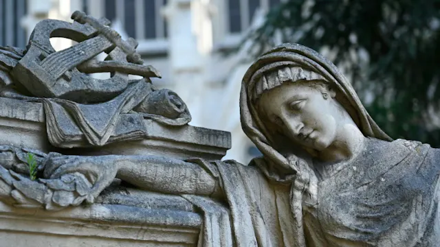 Kerkhof van Laken: rouwcultuur in de schaduw van de koningen