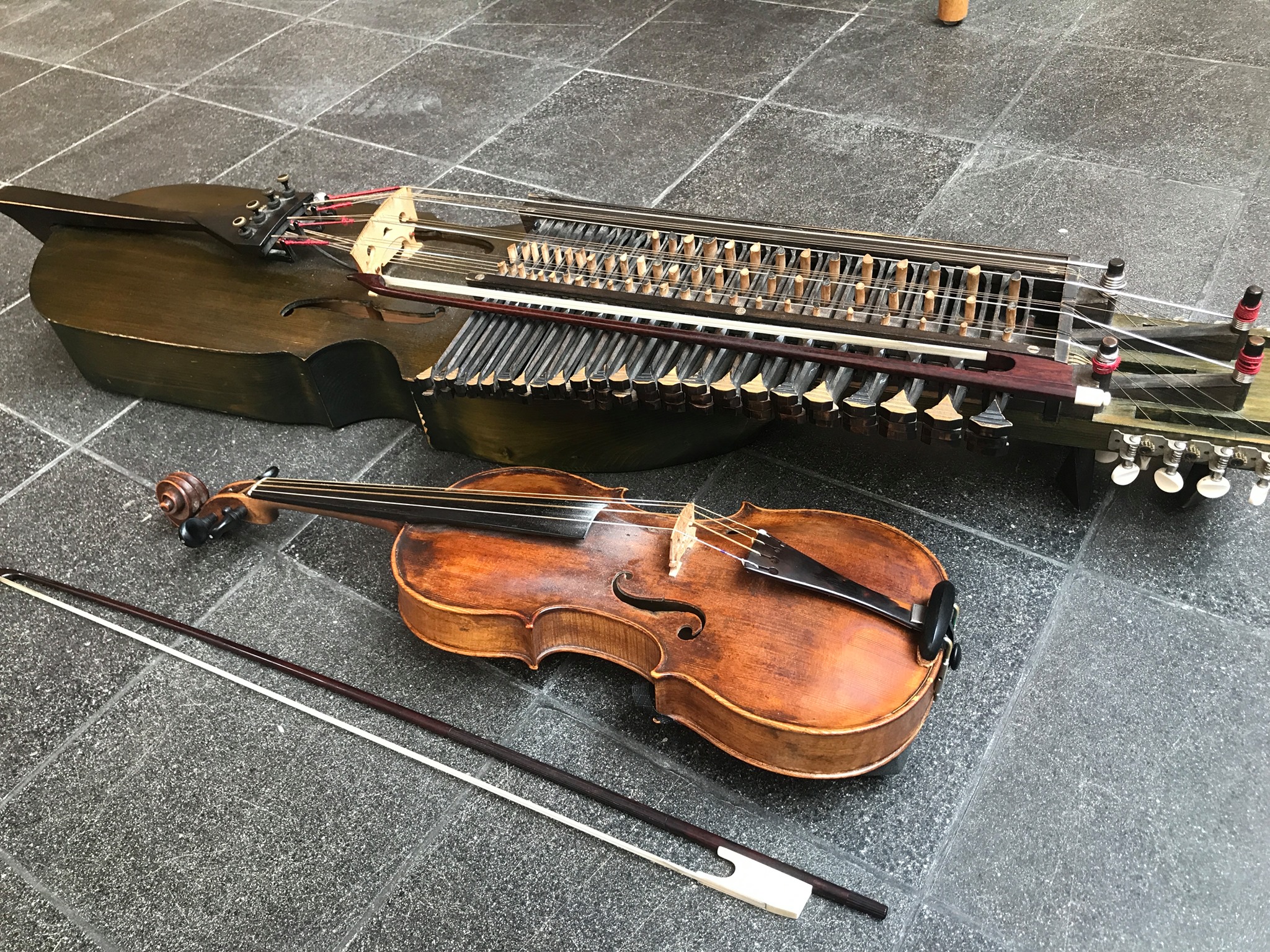 viool en nyckelharpa