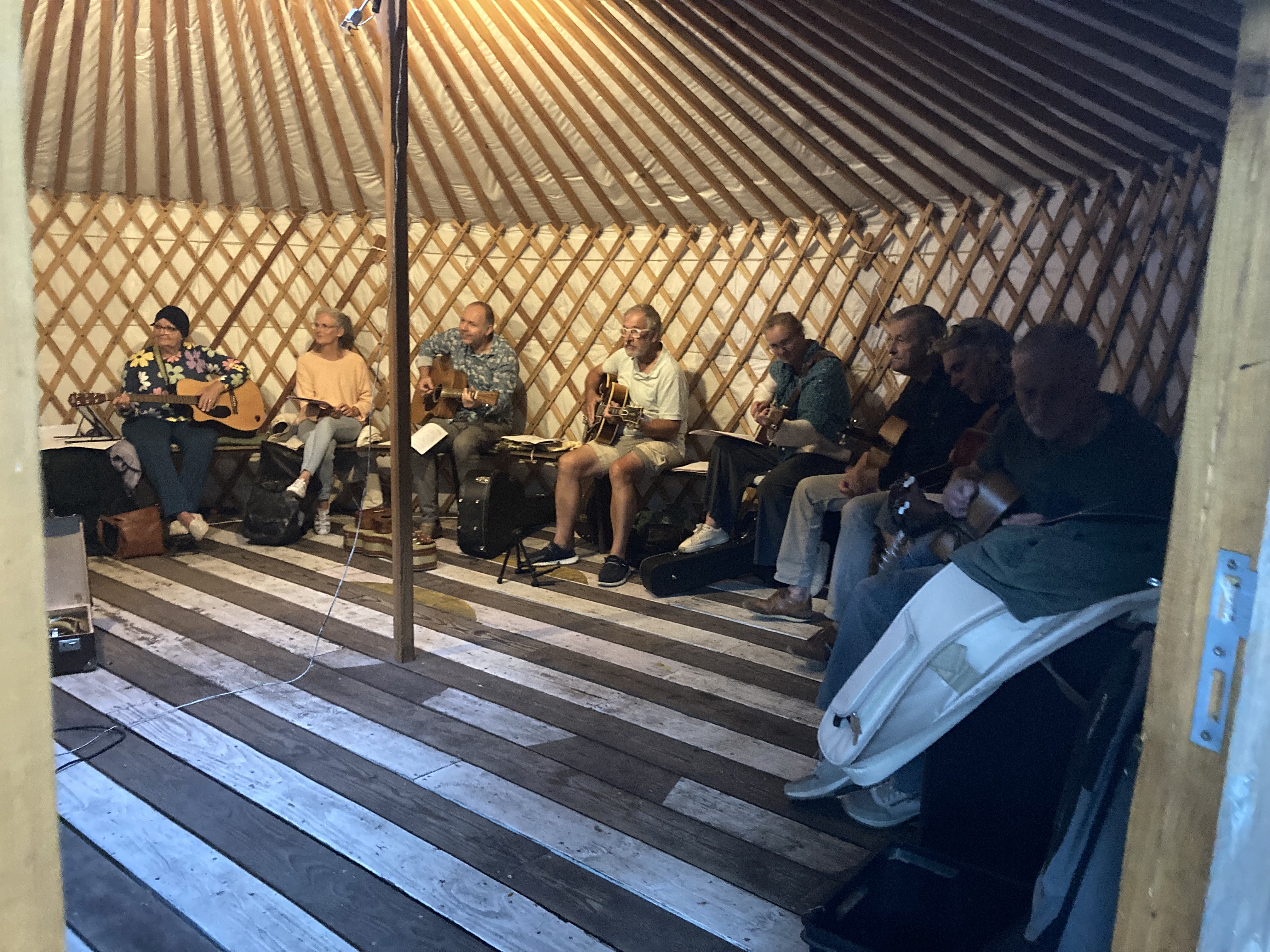 Samen jammen en muziek spelen