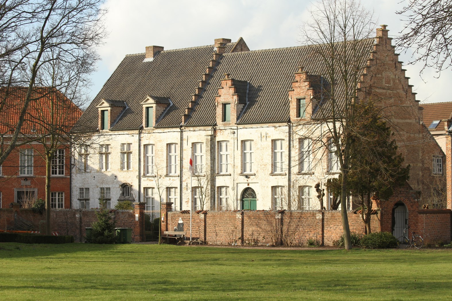 Begijnhofmuseum en museum voor volkskunde