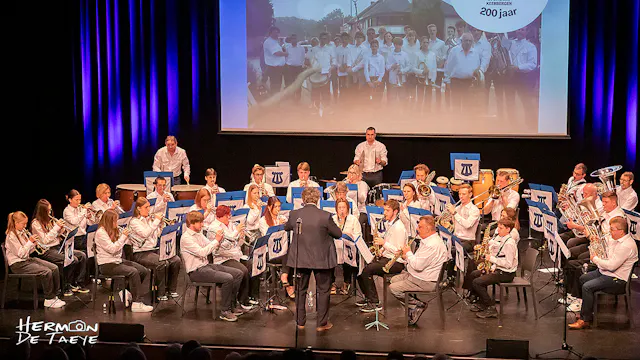 Onze muzikanten hebben heel hard gerepeteerd om voor jullie een prachtig concert te brengen . Kom genieten van dit muzikaal spektakel !
